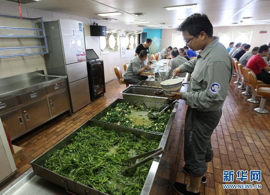What is inside China's icebreaker ‘Xuelong’？
