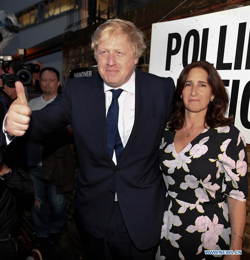 Britain, EU relation on knife-edge as historic referendum closes