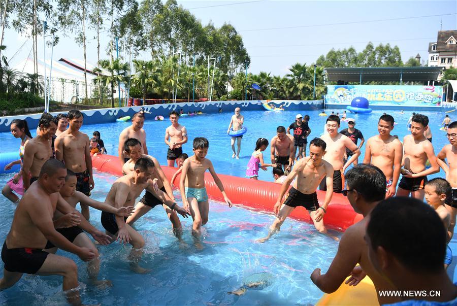 Southwest China issues orange level high temperature warning