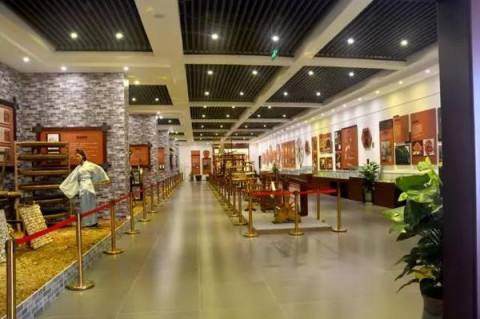Have a look at the silkworm and silk of the state of Chu during the Spring Festival！