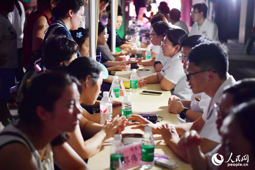 Traditional Chinese medicine-themed night fair offers immersive educational, recreational experiences in E China's Jiangxi