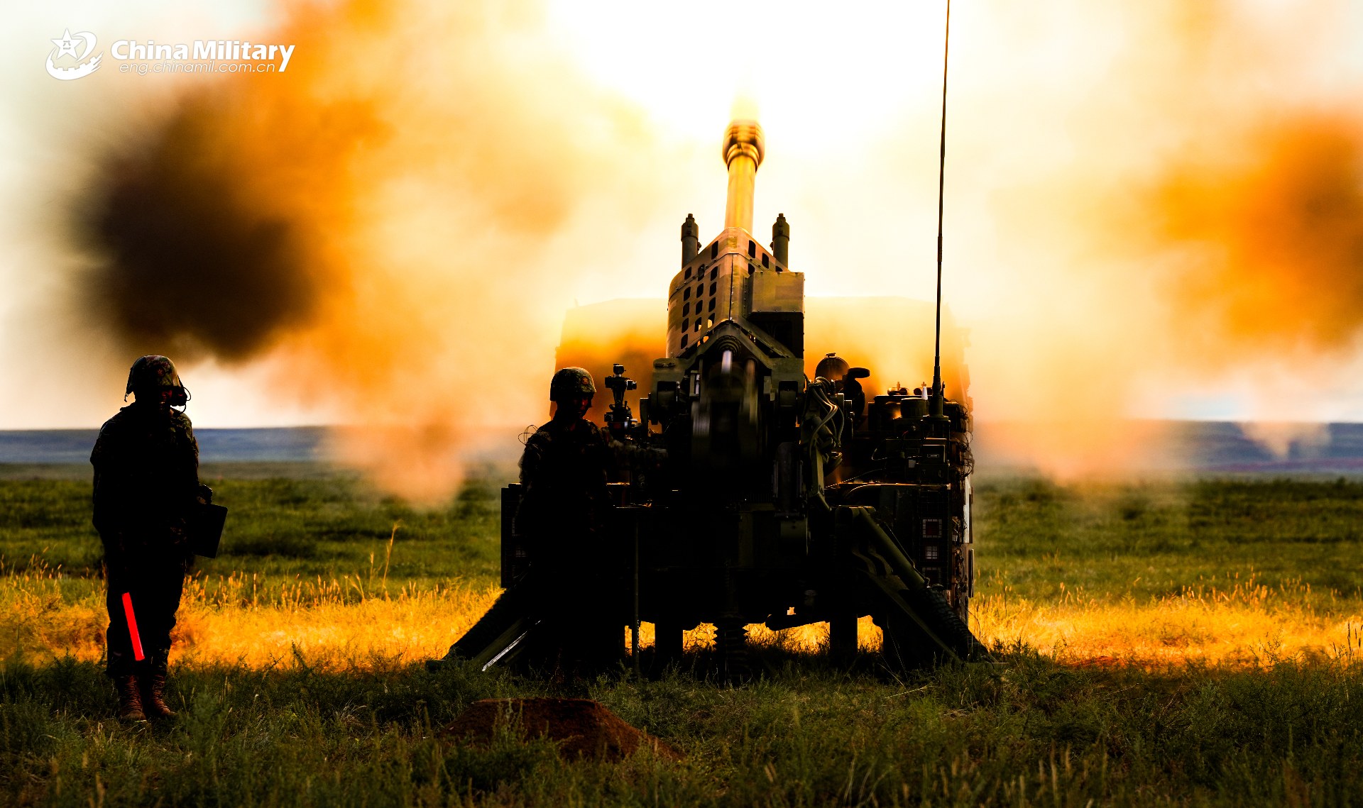 Howitzers fire in training