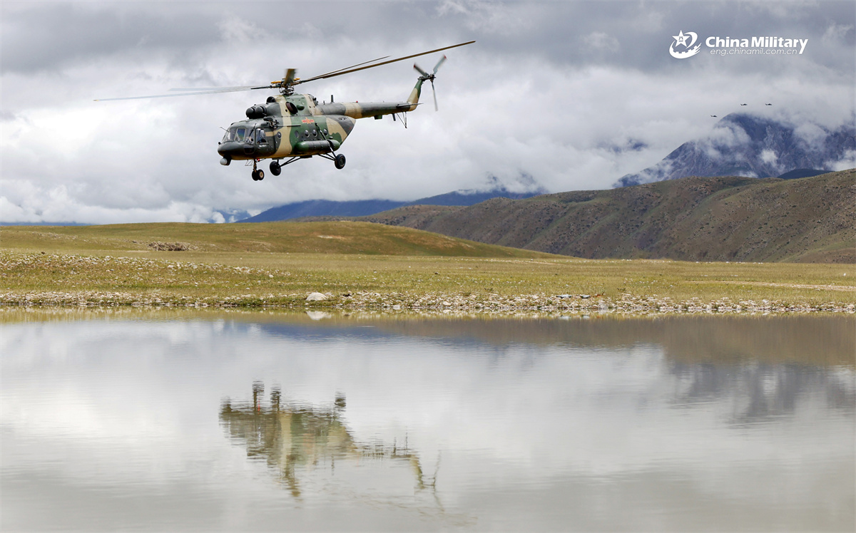 Transport helicopters in field flight training
